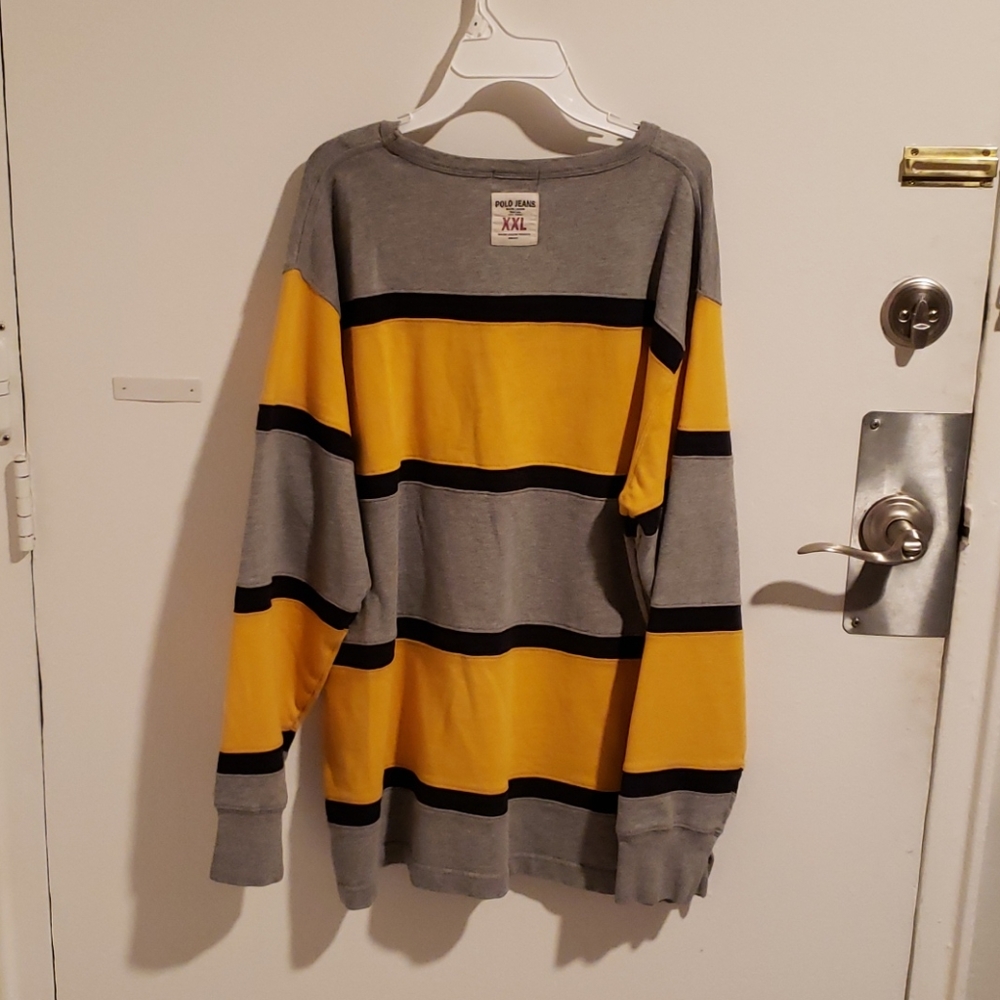 Sweater - Picture 4 of 4